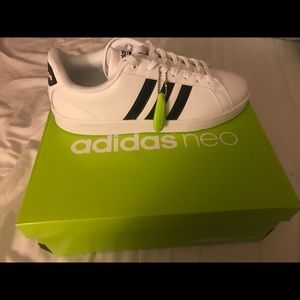 New in the box Adidas cloud foam women’s size 9/12
